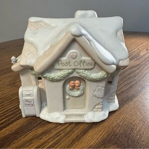 Precious Moments Sugar Town Post Office Light-up house